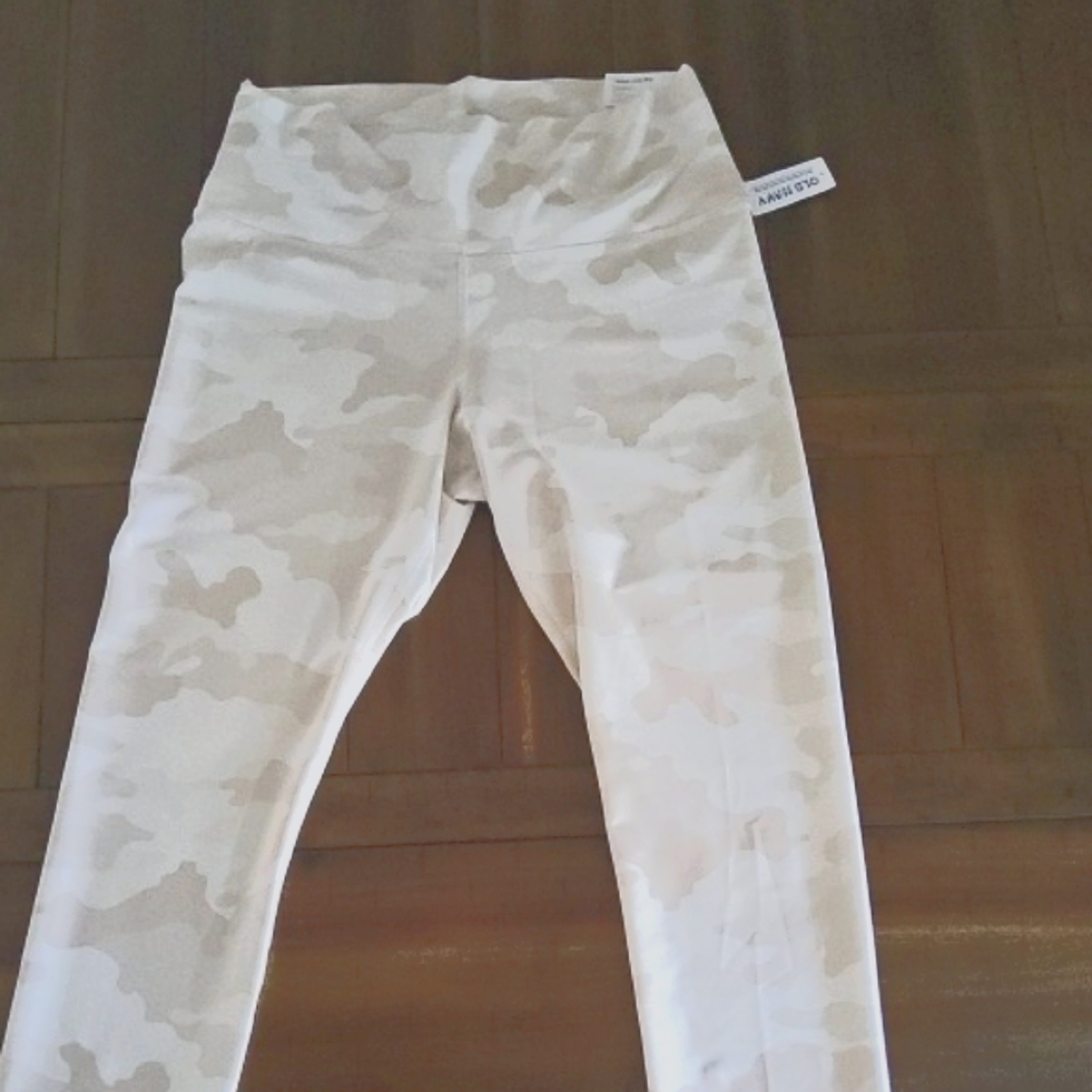 Old Navy Active Cropped Leggings